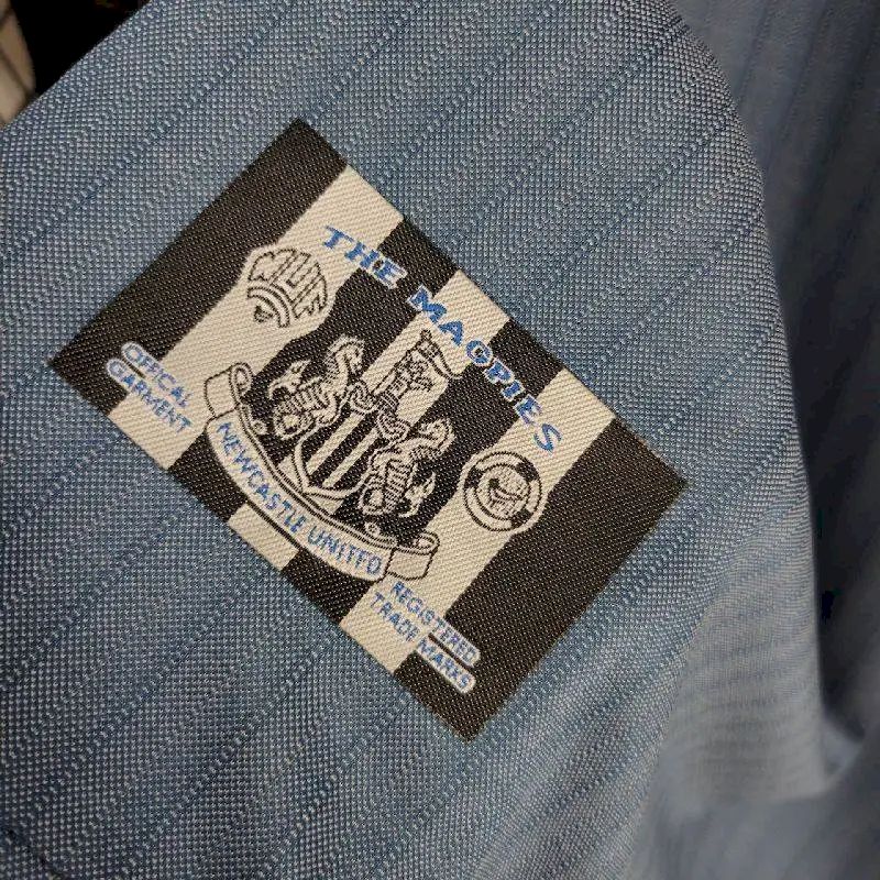 Camisa retrô reserva do Newcastle United 1996/97