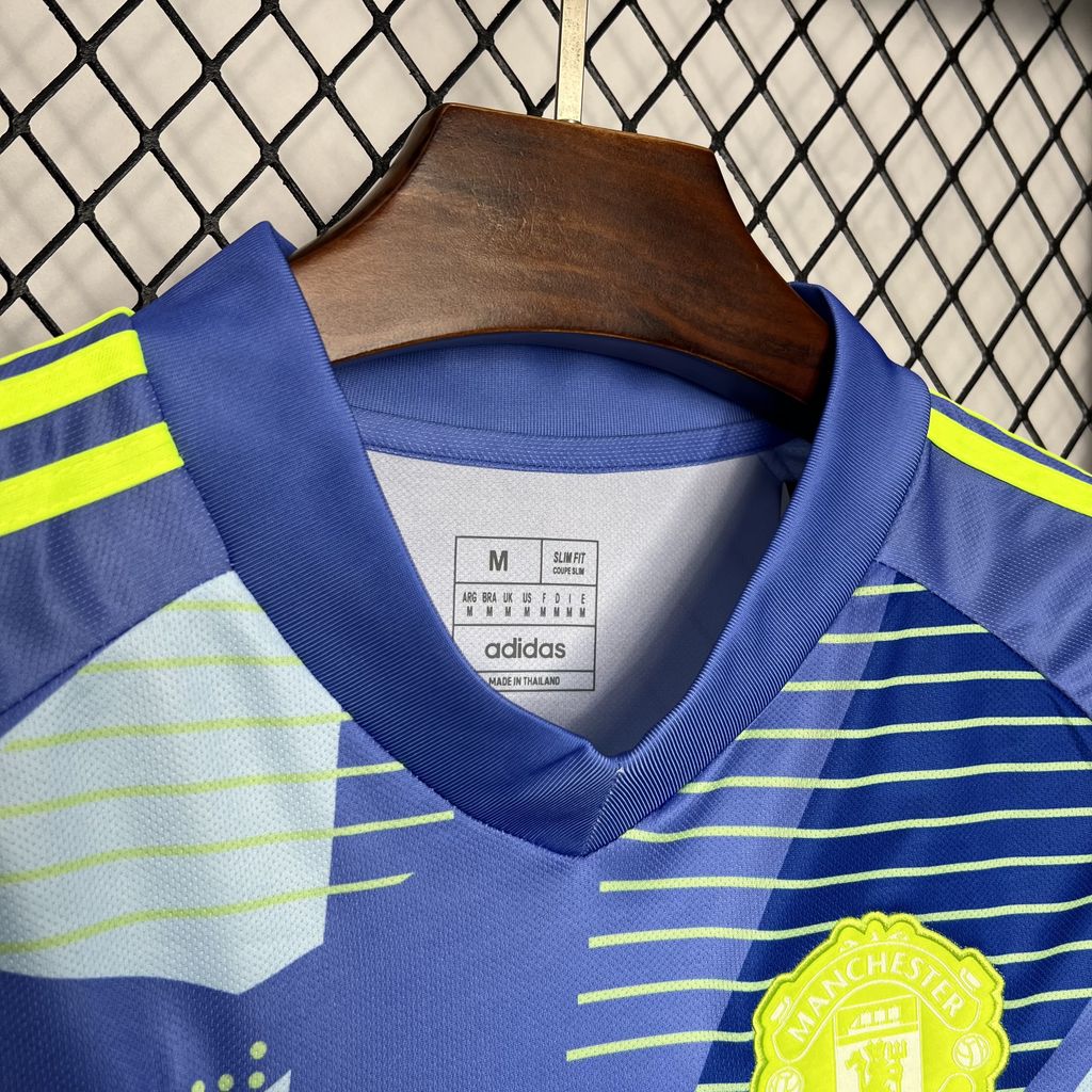 Men's Manchester United 2024/25 Goalkeeper Jersey