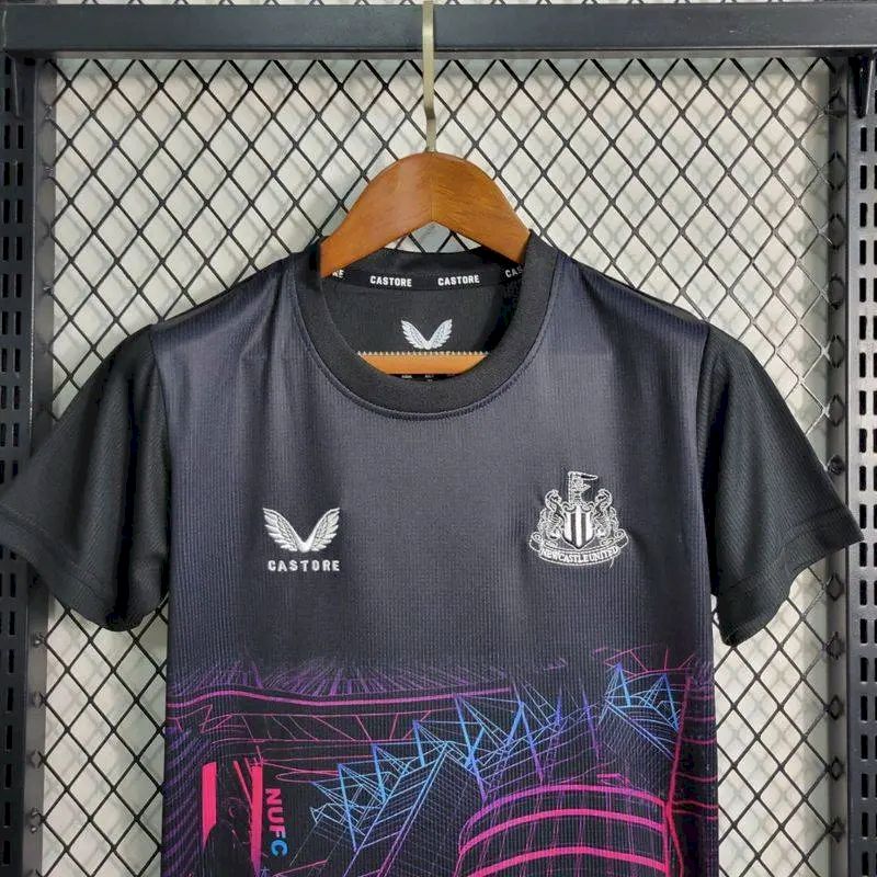 Kit Infantil Edição Especial Newcastle United 2023/24