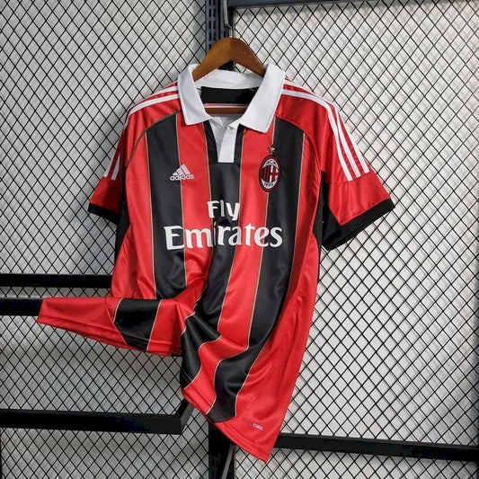 Camisa retrô titular do AC Milan 2012/13