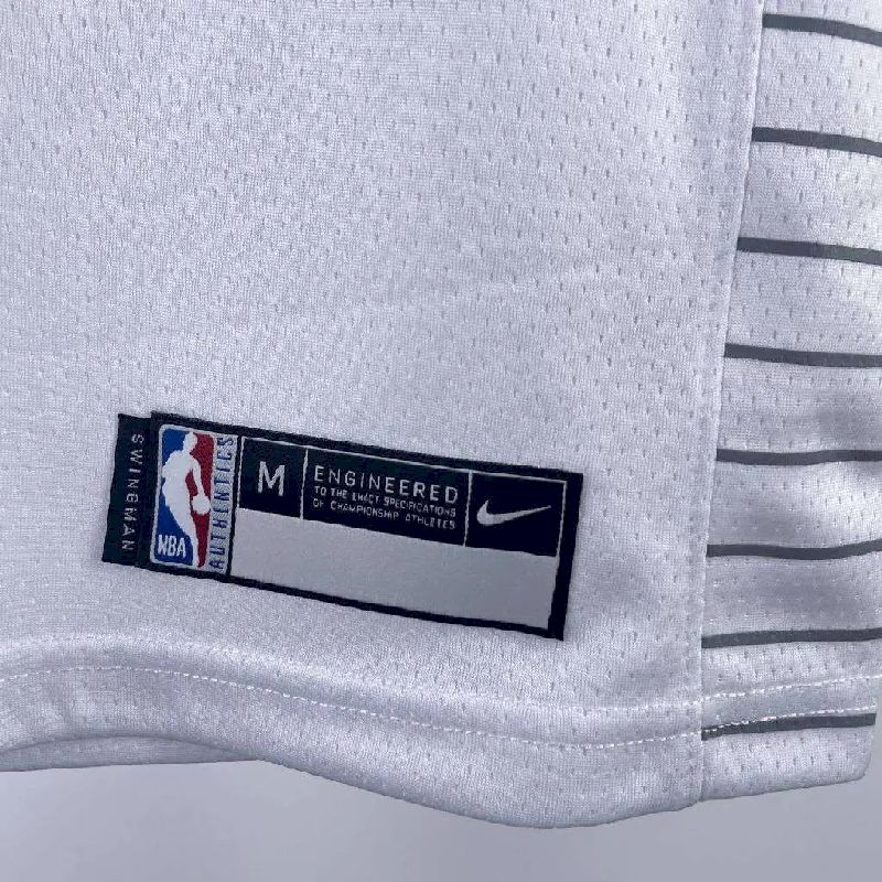 Camisa branca do time juvenil Kawhi Leonard