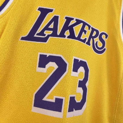 Camisa amarela do time juvenil LeBron James