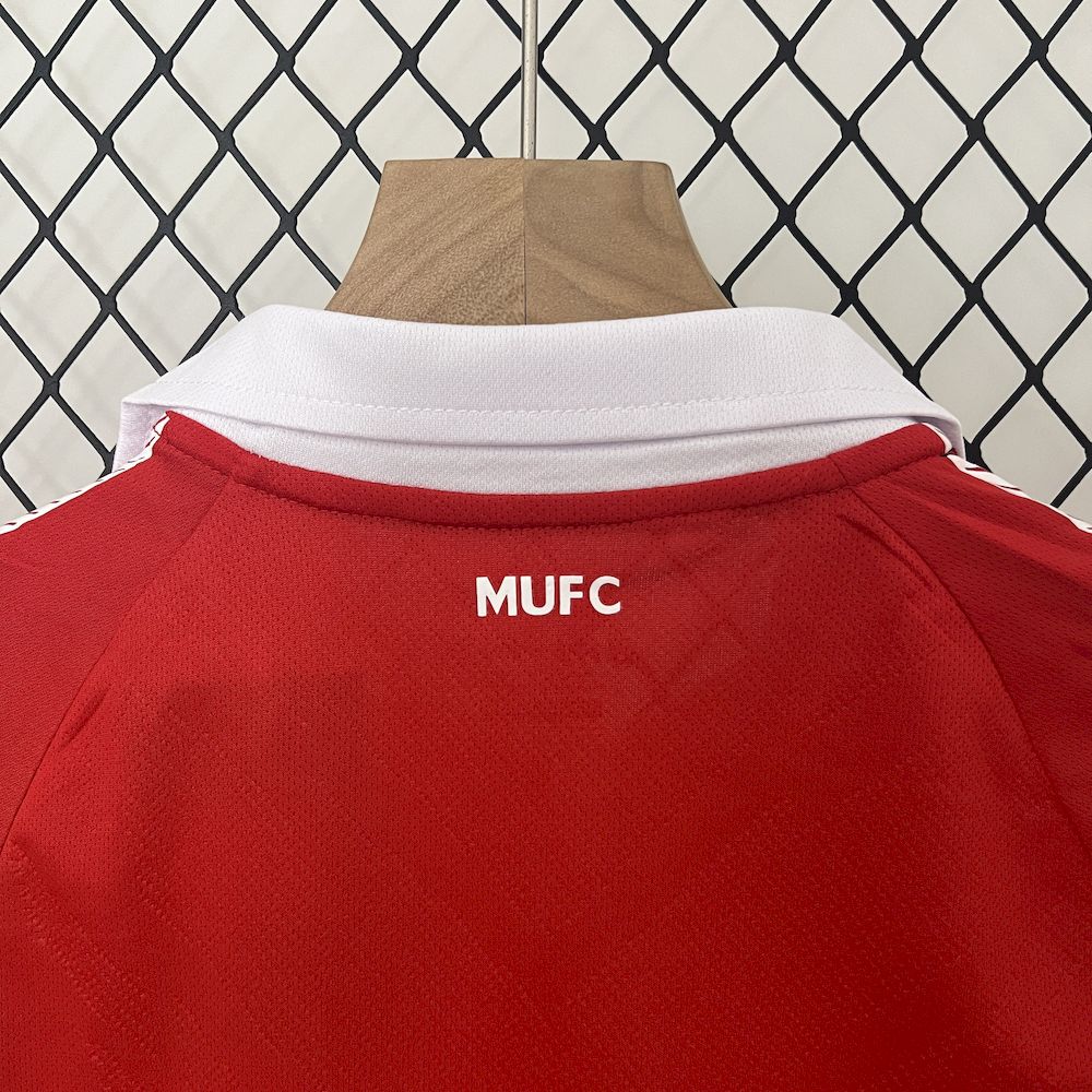 Camisa e shorts retrô infantil Manchester United 2010/11