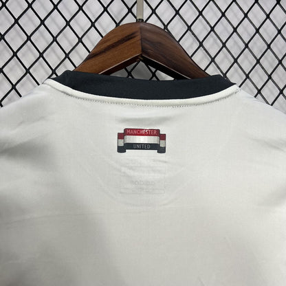 Terceira camisa do Manchester United 2024/25