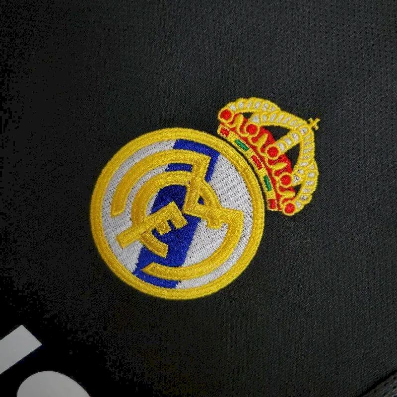 Camisa reserva retrô do Real Madrid 2004/05