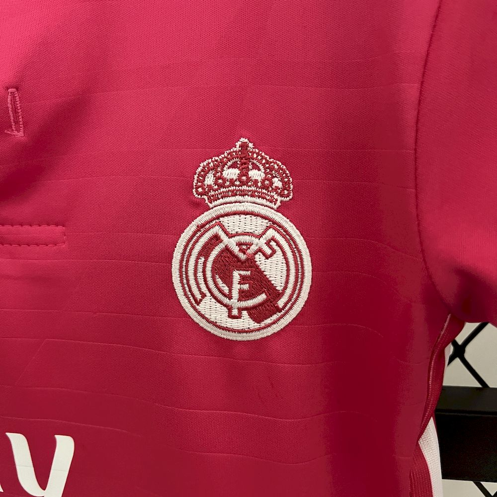 Camisa e shorts retrô infantil do Real Madrid 2014/15
