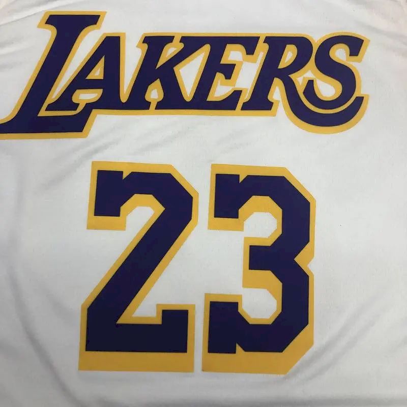 Camisa LeBron James White versão jogador masculina