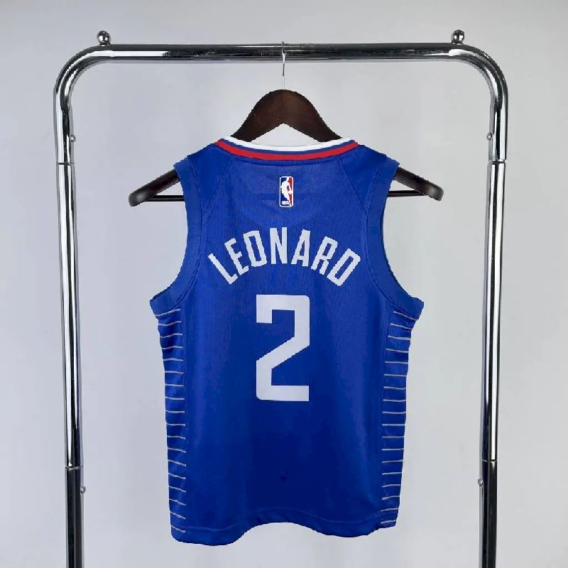 Camisa azul do time juvenil Kawhi Leonard