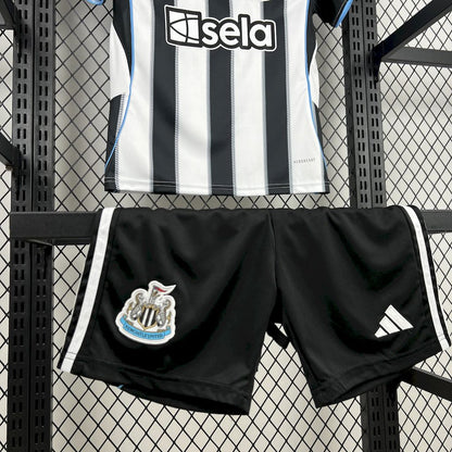 Newcastle United 2025/26 Home Kids Kit