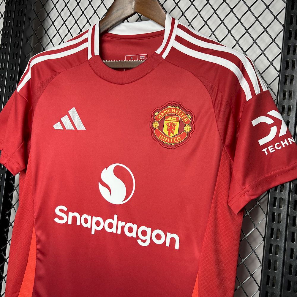 Camisa titular do Manchester United 2024/25