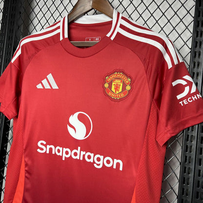 Camisa titular do Manchester United 2024/25