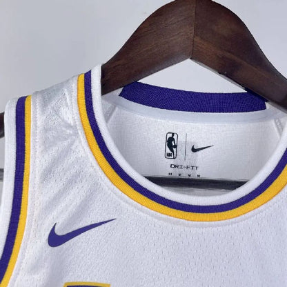Camisa branca do time juvenil Kobe Bryant