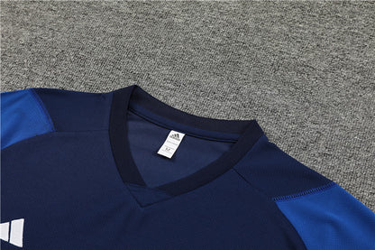 Camisa de treino adulto + short Manchester United 2023/24 14001