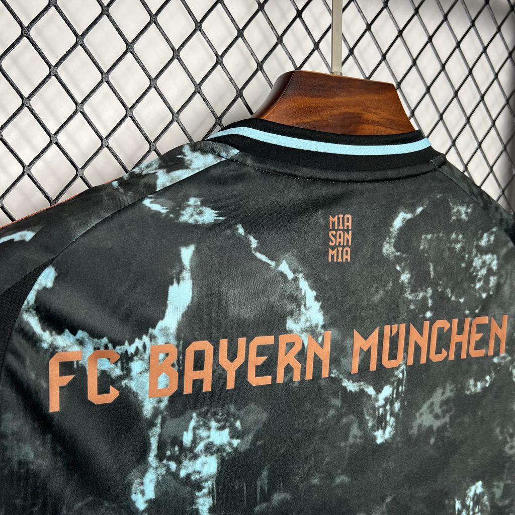 Bayern Munich 2024/25 Away Jersey