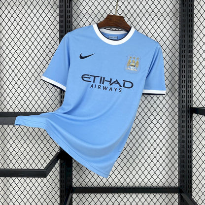 Camisa retrô titular do Manchester City 2013/14