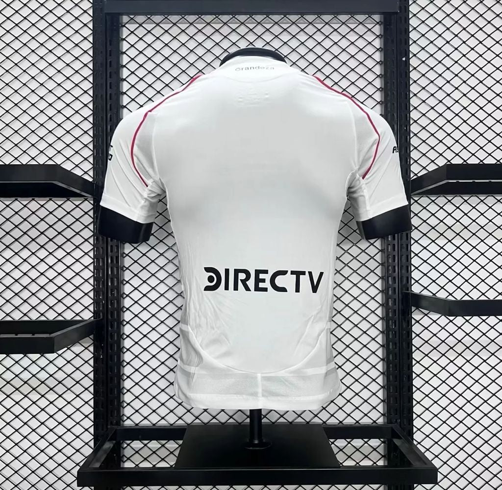 Camisa titular do River Plate 2024/25, versão 2 do jogador
