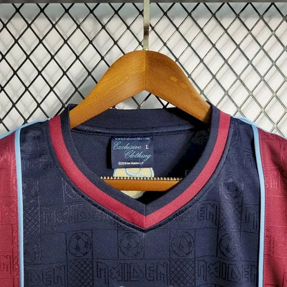 Camisa retrô do West Ham United 2011
