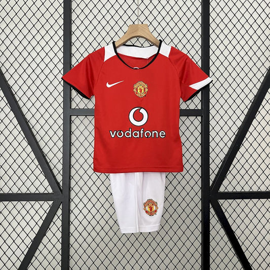 Manchester United 2005/06 Home Kids Retro Jersey And Shorts