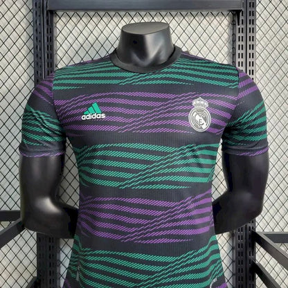 Camisa de treino pré-jogo do Real Madrid 2023/24, versão jogador