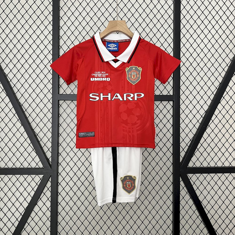 Camisa e shorts retrô infantil Manchester United 1999/00