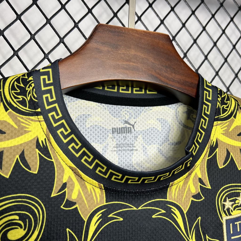 Italy 2022/23 Versace Co-Branded Edition Jersey-Gold