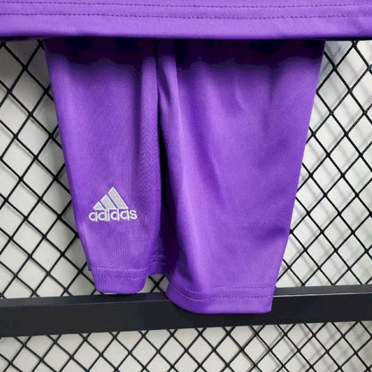Camisa e shorts retrô infantil do Real Madrid 2017/18