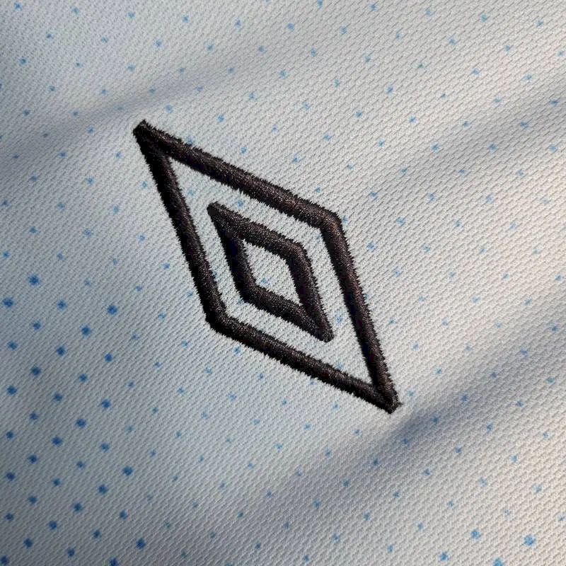 Camisa retrô do Manchester City 2011/12