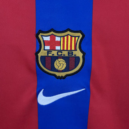 Camisa retrô titular do Barcelona 2001/02