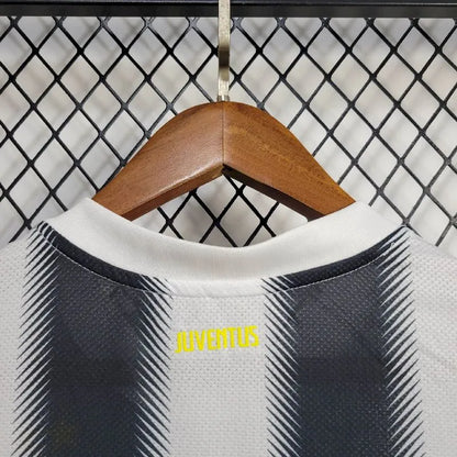 Camisa retrô Home Juventus 2011/12