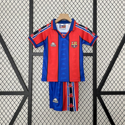 Camisa e shorts retrô infantil do Barcelona 1995/97
