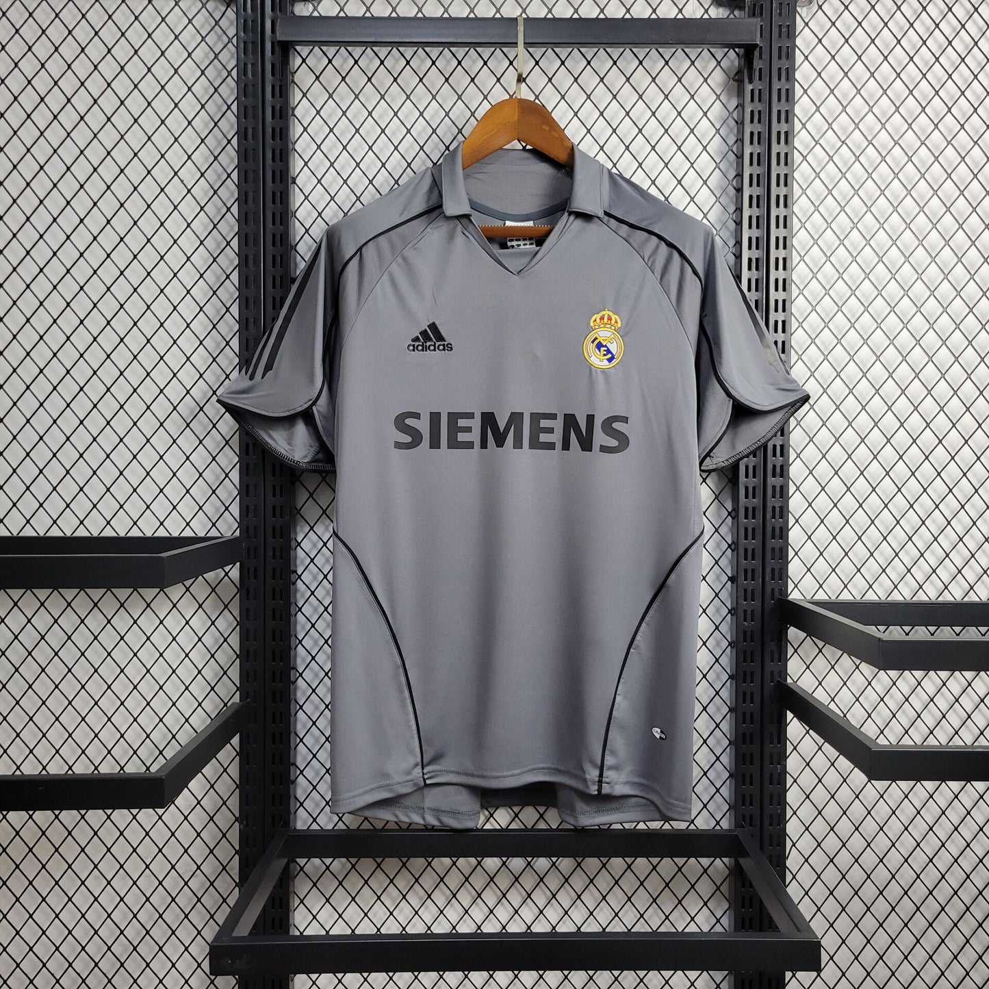 Camisa Retro Terceiro Real Madrid 2005/06