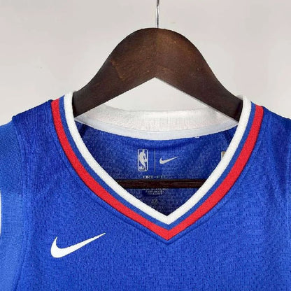Camisa azul do time juvenil Kawhi Leonard