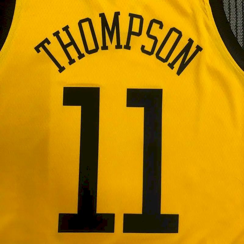 Camisa Klay Thompson com gola V amarela versão jogador masculina – Edição Statement