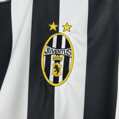 Camisa retrô titular da Juventus 2002/03