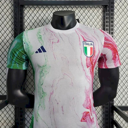 Camisa de treino pré-jogo da Itália 2023/24, versão jogadora