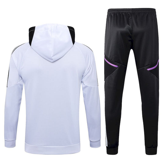 Moletom com capuz e calça do Real Madrid 2022/23 815