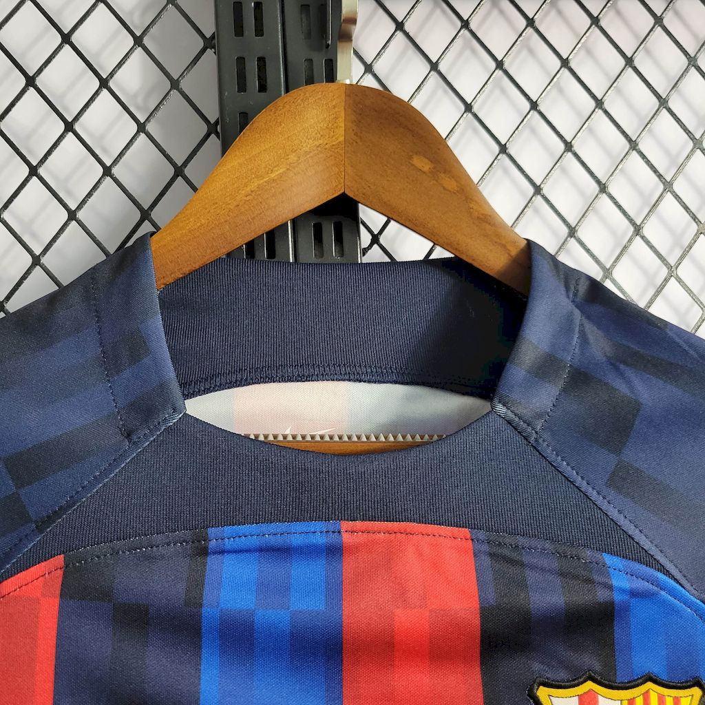 Camisa retrô principal do Barcelona 2022/23