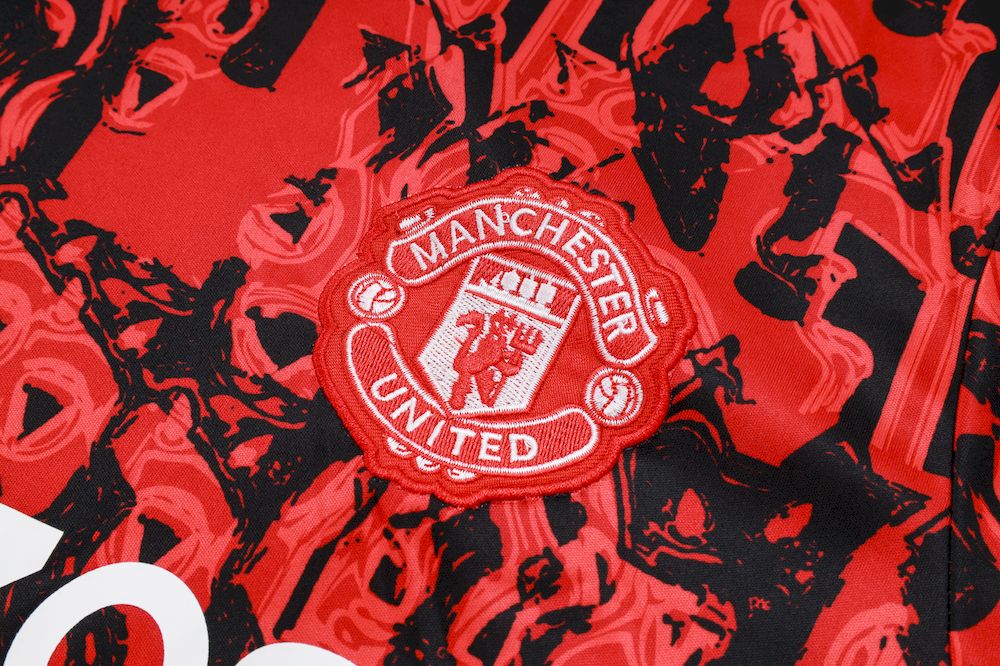 Camisa de treino adulto + short Manchester United 2023/24 815