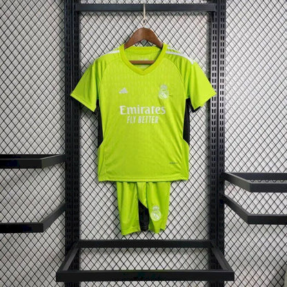 Kit de goleiro infantil verde do Real Madrid 2023/24