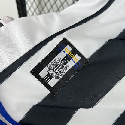 Camisa retrô do Newcastle United 1999/00