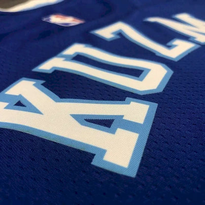 Camisa Kyle Kuzma Azul Masculina Versão Jogador – Edição Clássica Retro