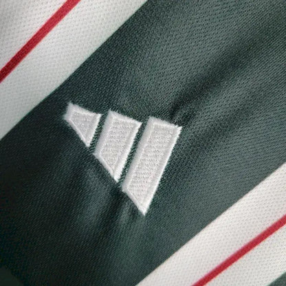 Kit reserva infantil do Manchester United 2023/24
