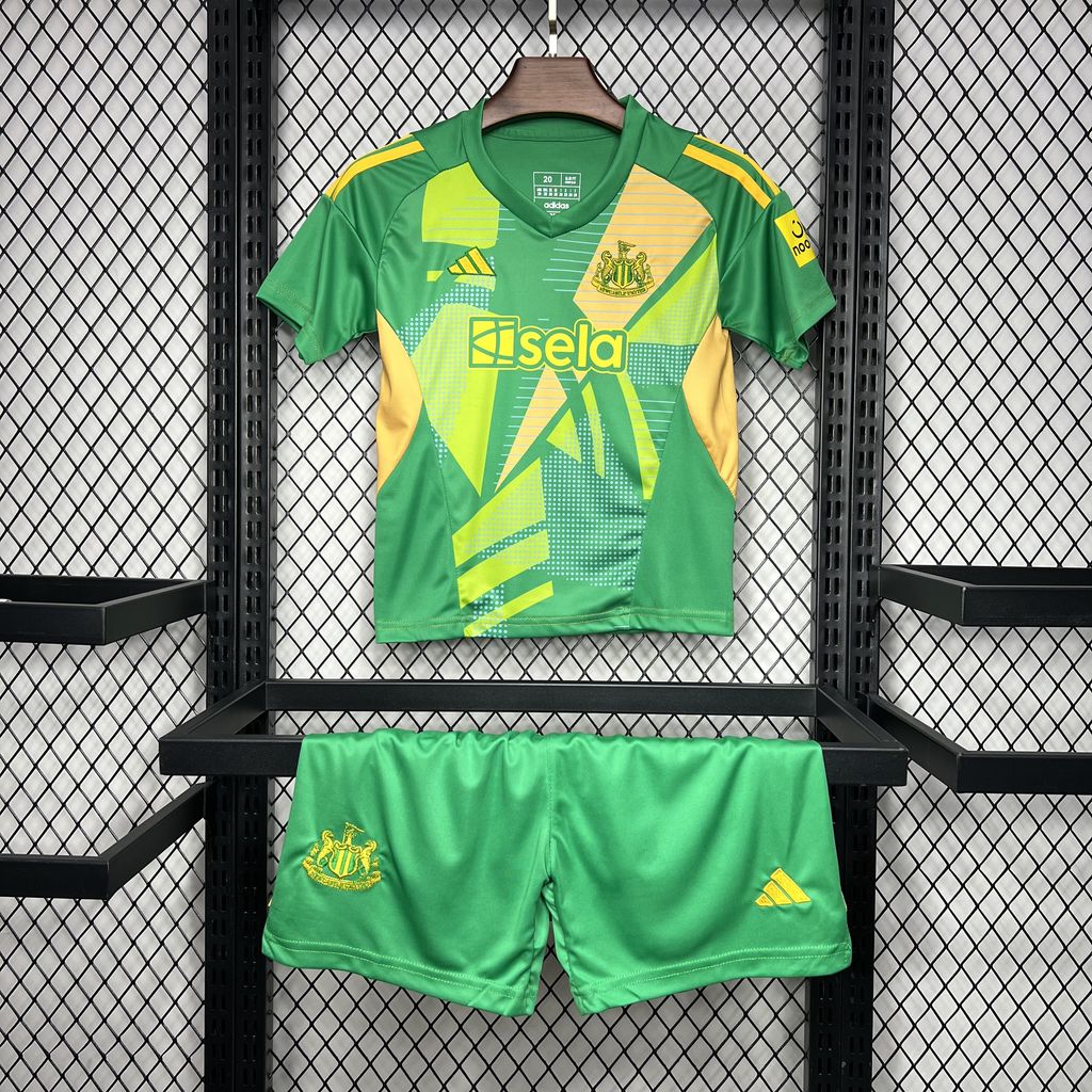 Kit de goleiro infantil do Newcastle United 2024/25