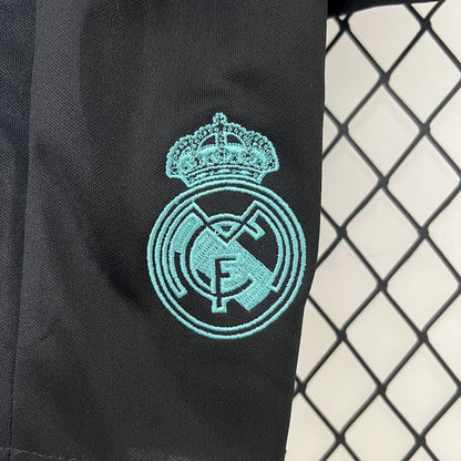 Camisa e shorts retrô infantil do Real Madrid 2017/18