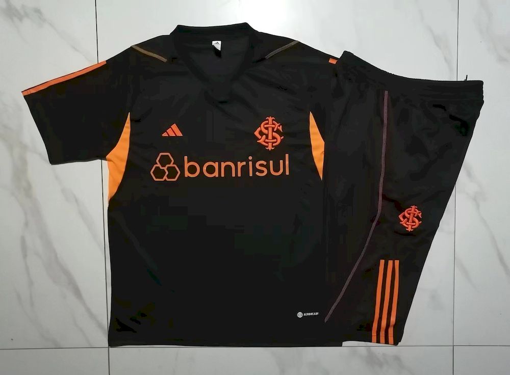 Camisa de treino adulto Internacional 2023/24 + short 3/4 815