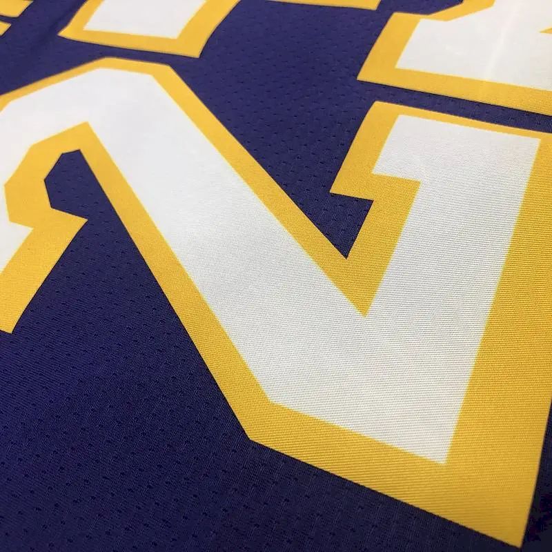 Camisa LeBron James Masculina Roxa Versão Jogador – Edição Clássica Retrô