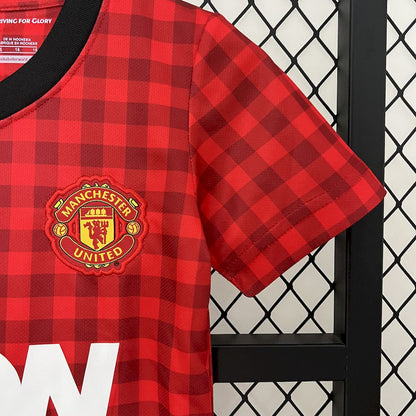 Camisa e shorts retrô infantil Manchester United 2012/13