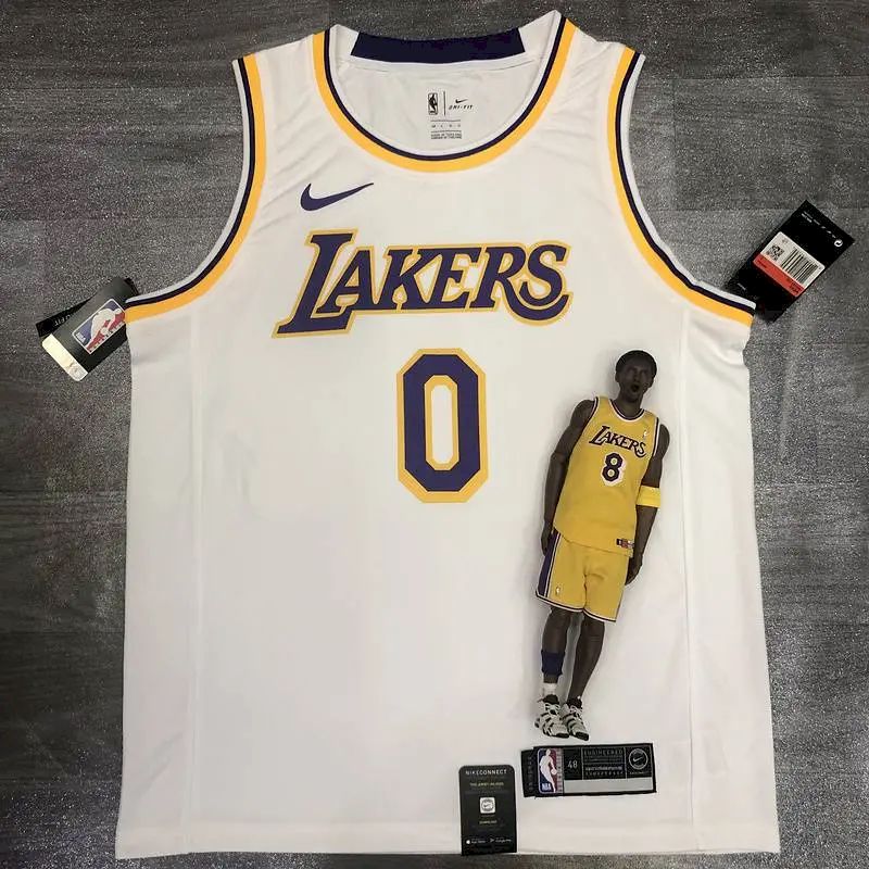 Camisa Kyle Kuzma branca masculina versão jogador