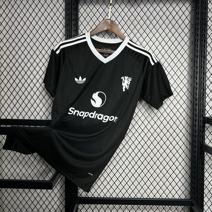 Camisa do quarto goleiro do Manchester United 2024/25