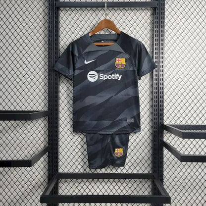 Kit de goleiro infantil preto do Barcelona 2023/24